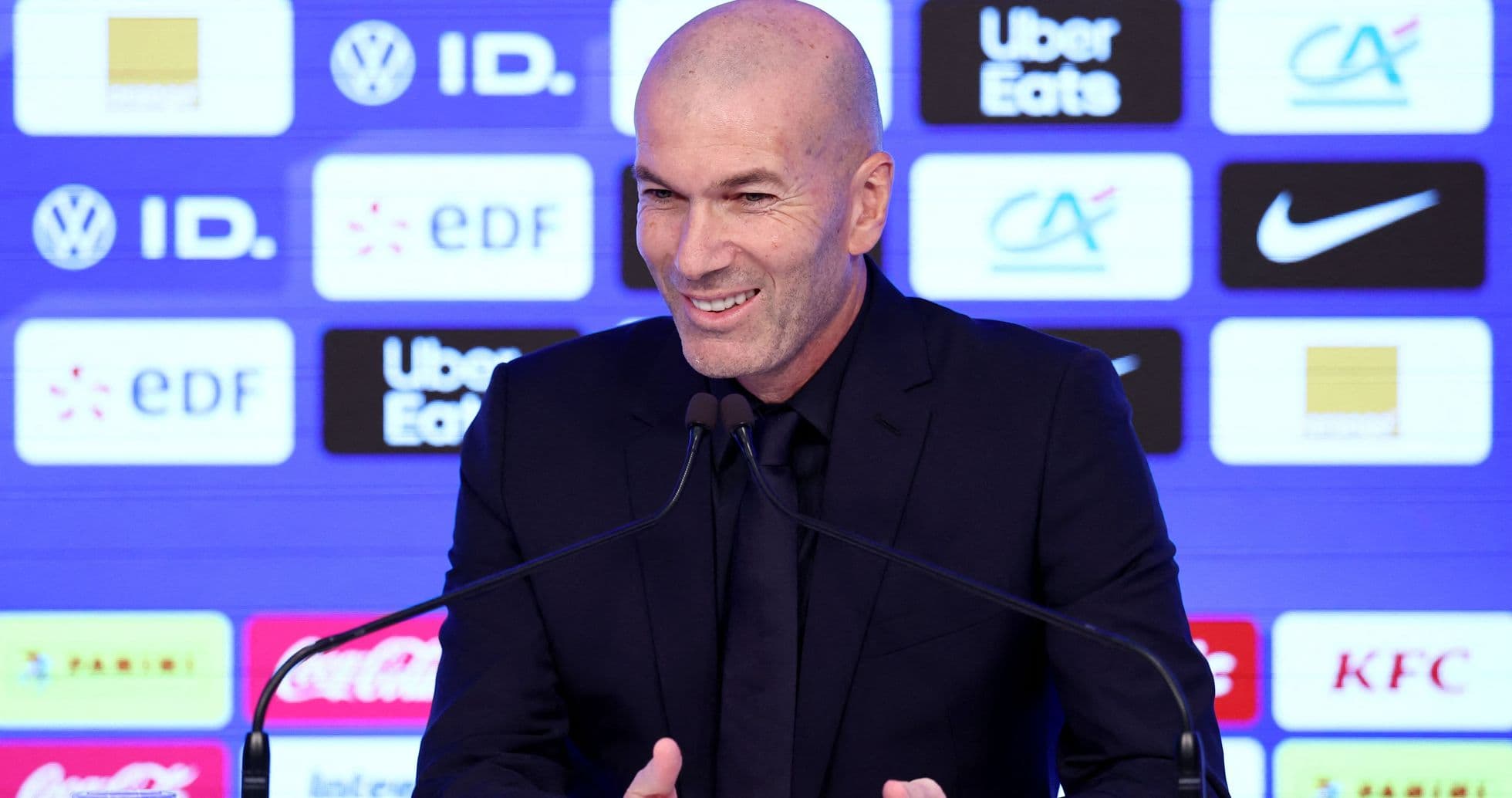Zinedine Zidane Fransanın baş məşqçisi kimi yeni dövrə başlayır: fərdi təhlükəsizlik tədbirləri artırılır Zinedine Zidane Fransanın baş məşqçisi kimi yeni dövrə başlayır: fərdi təhlükəsizlik tədbirləri artırılır