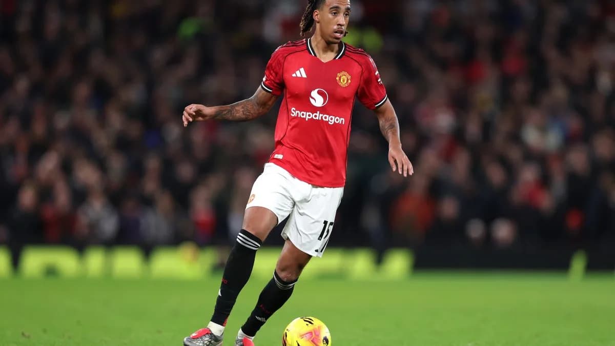 Manchester United-un Leny Yoro'su ilk dəfə Fransa yığmasına dəvət edildi Manchester United-un Leny Yoro'su ilk dəfə Fransa yığmasına dəvət edildi
