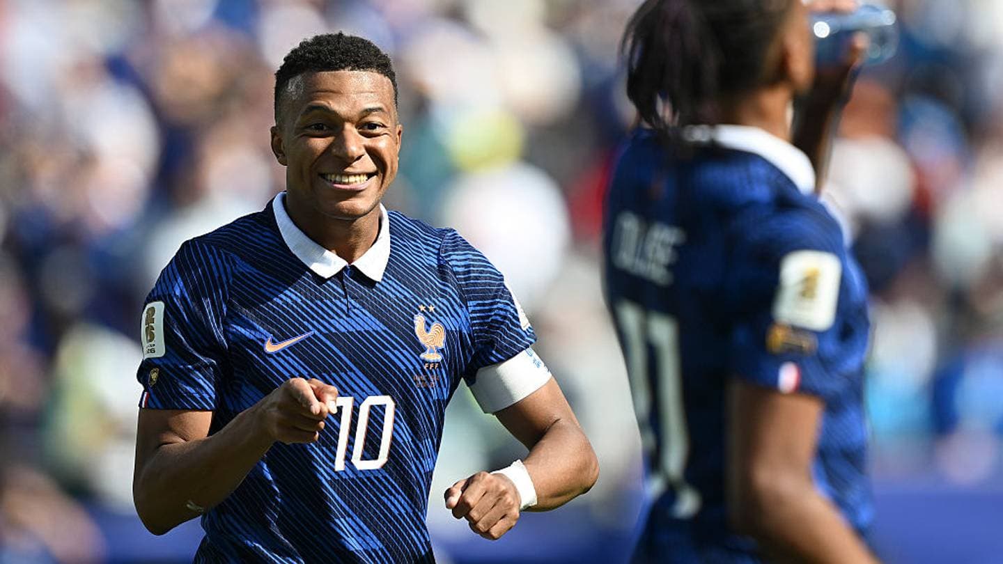 Fransa - Seneqal: Mbappé Rekordlar Qırdı, Fransa Qələbəyə Doğru İrəlilədi Fransa - Seneqal: Mbappé Rekordlar Qırdı, Fransa Qələbəyə Doğru İrəlilədi